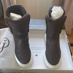 M. Gemi The Khaki Green Freda Shearling Leather From Italy Ankle Booties Size 40